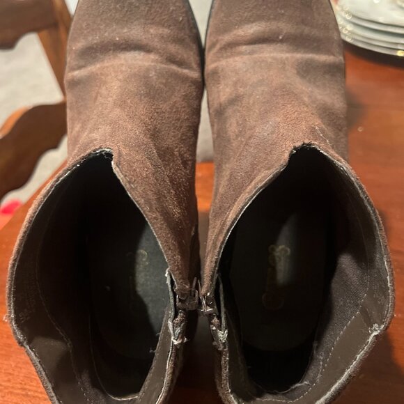 CARLOS by Carlos Santana Everett Ankle Booties Brown Microsuede - Picture 9 of 11